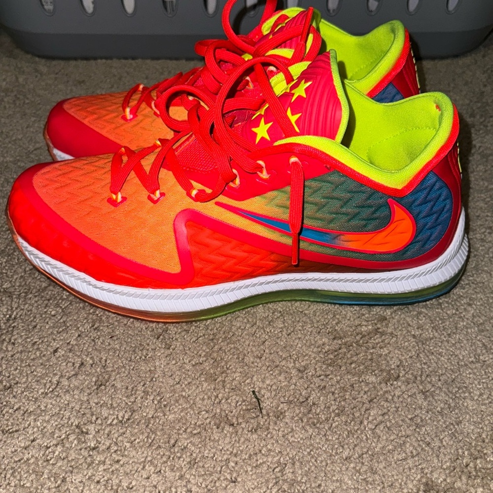 Brand new with box Nike Field General 2